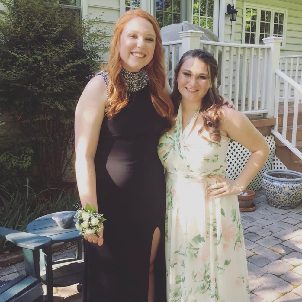PROM DRESS - Picture 3 of 4